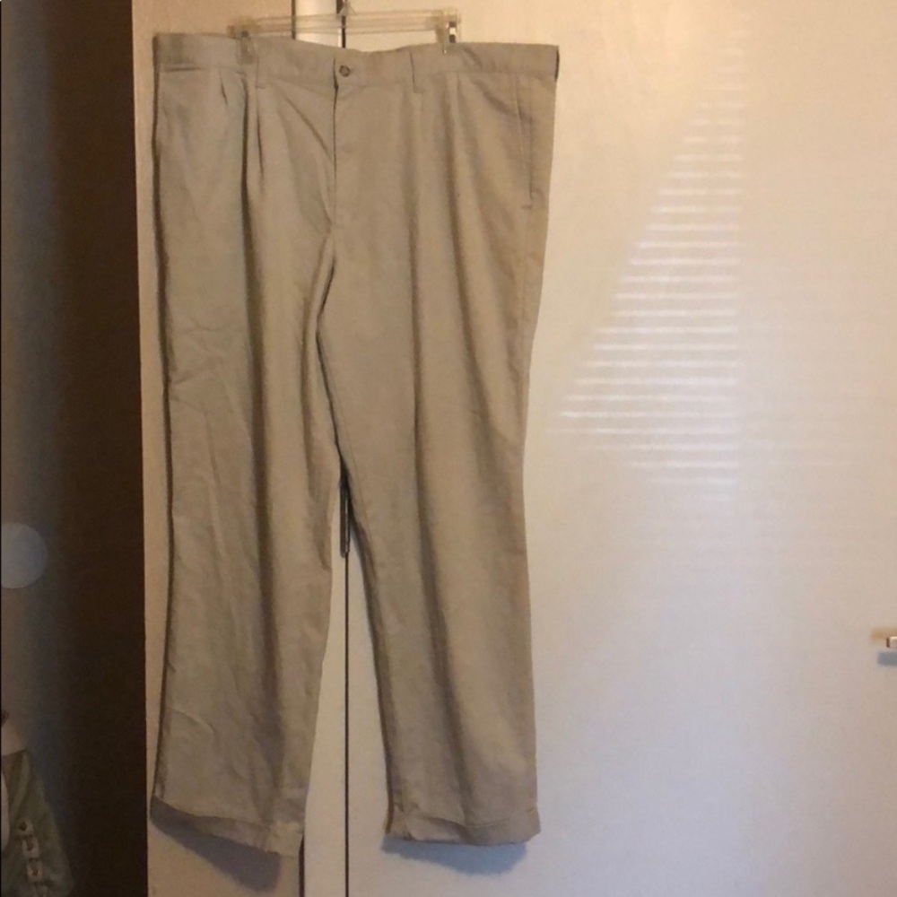 Men’s Dockers khaki Pants